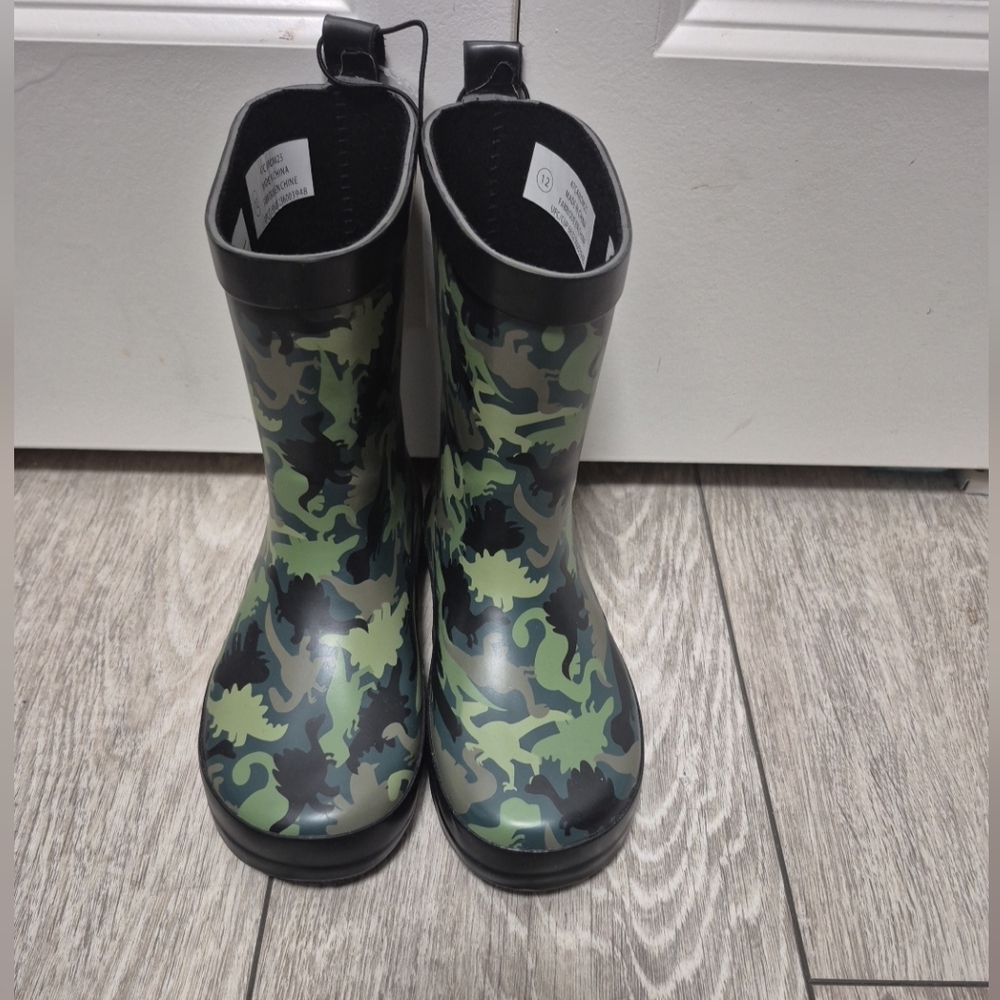 Kids Green Camo Dinosaur Rain Water Puddle Rubber Boots